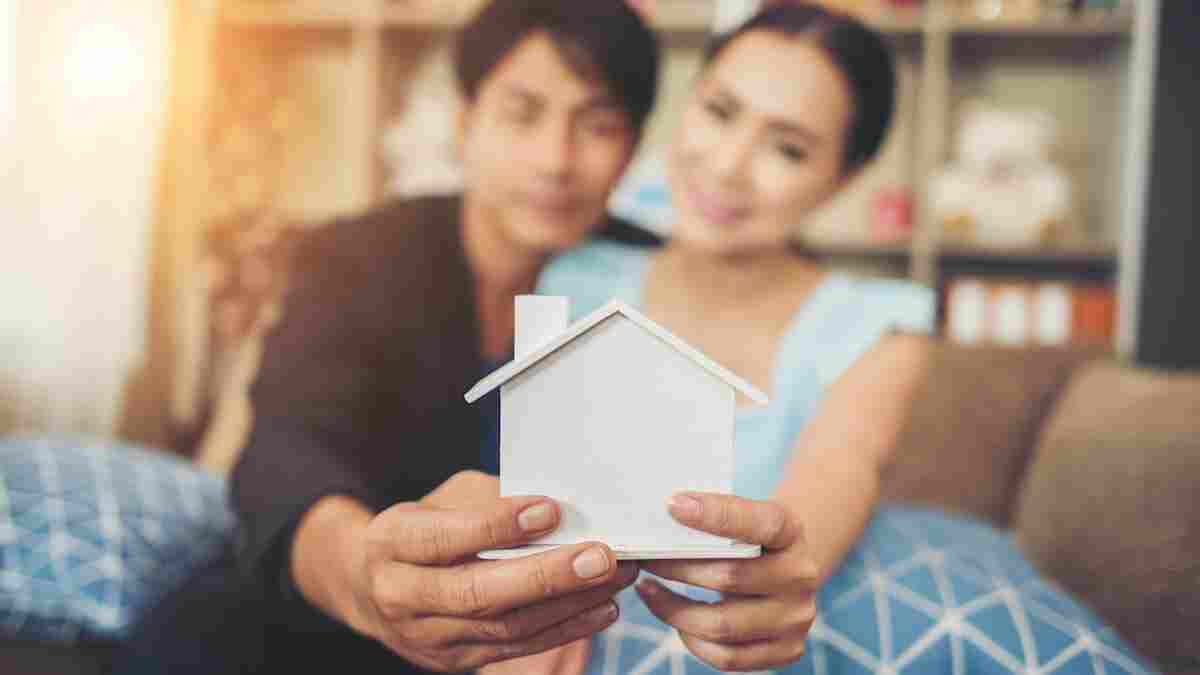 Family discussing property inheritance rights